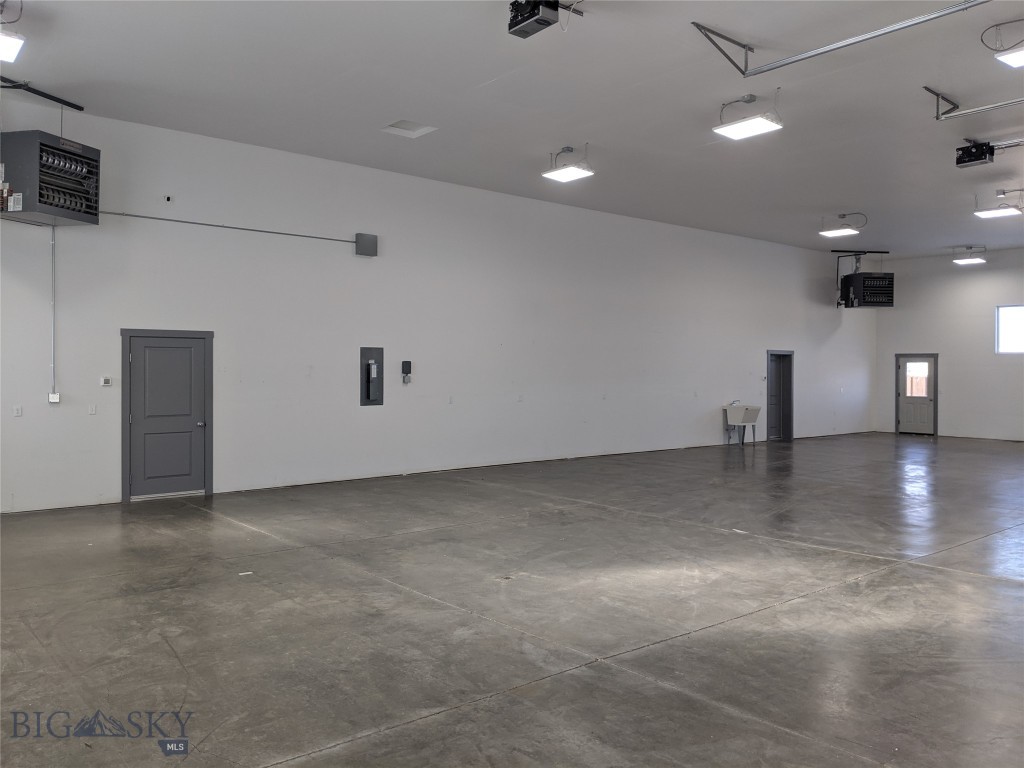 77 Riverway Road Property Photo 8