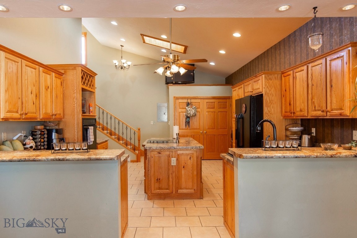106 E Hamilton Street Property Photo 1