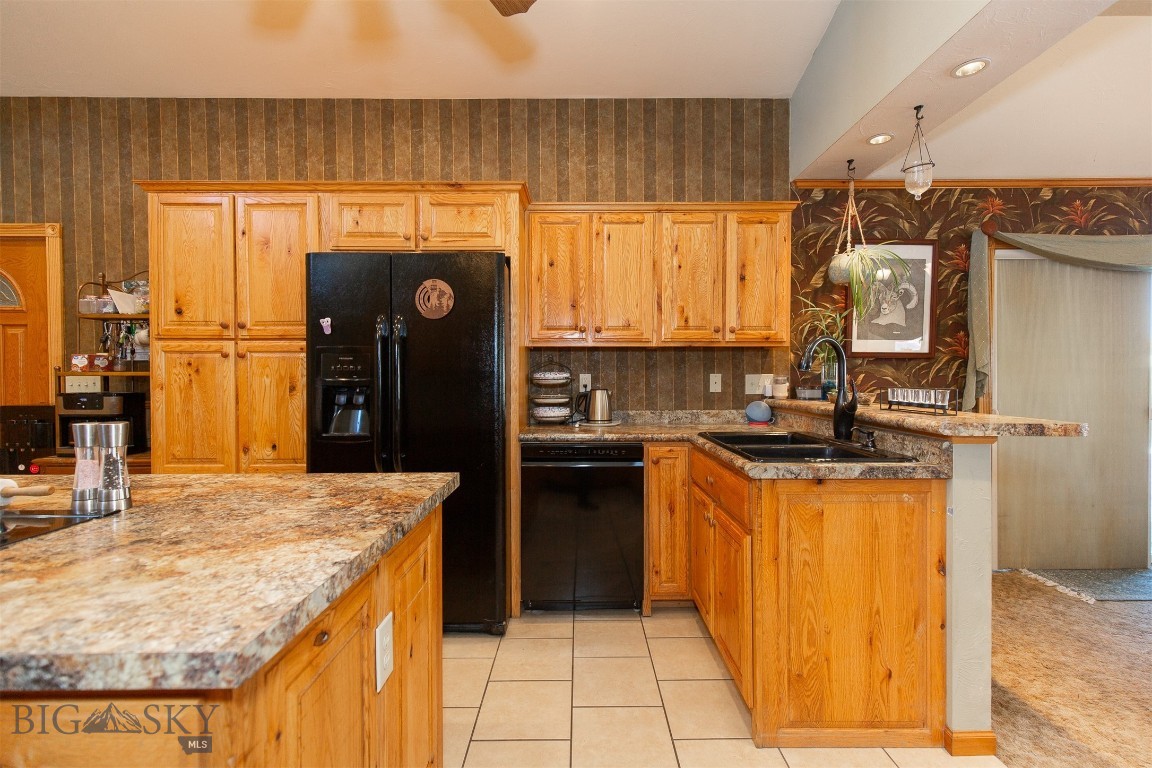 106 E Hamilton Street Property Photo 2