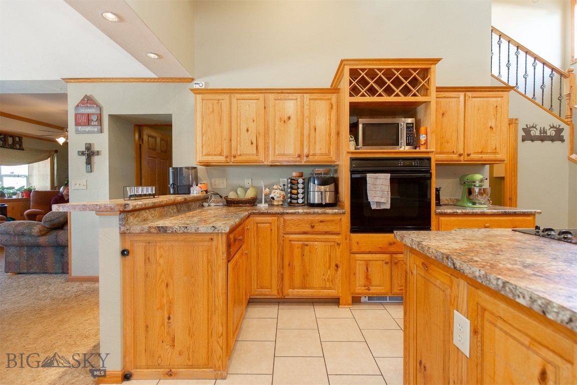 106 E Hamilton Street Property Photo 3