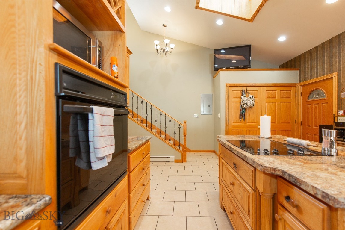 106 E Hamilton Street Property Photo 4