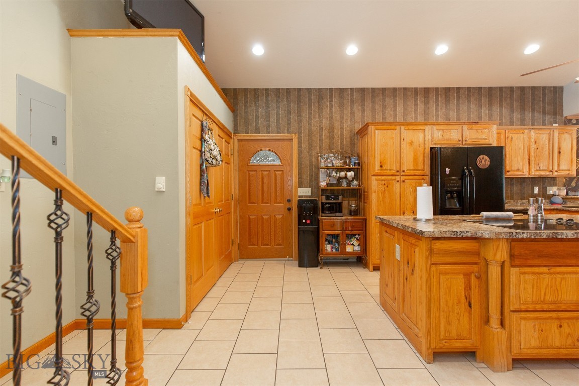 106 E Hamilton Street Property Photo 6