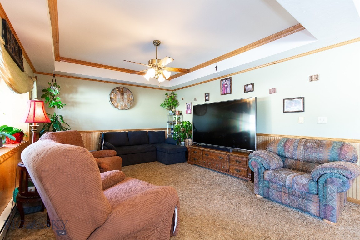106 E Hamilton Street Property Photo 11
