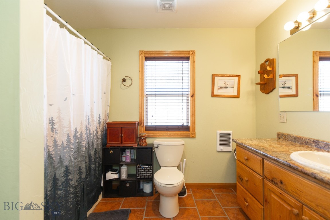 106 E Hamilton Street Property Photo 15