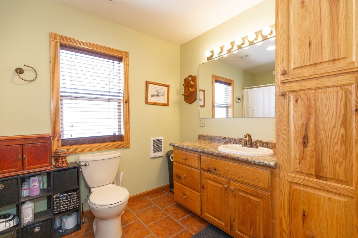 106 E Hamilton Street Property Photo 16