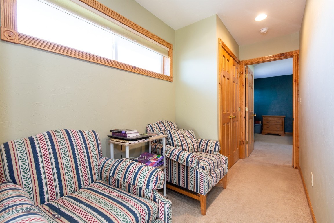 106 E Hamilton Street Property Photo 19