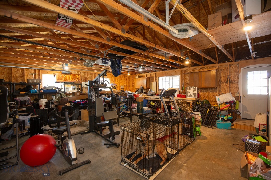 106 E Hamilton Street Property Photo 24