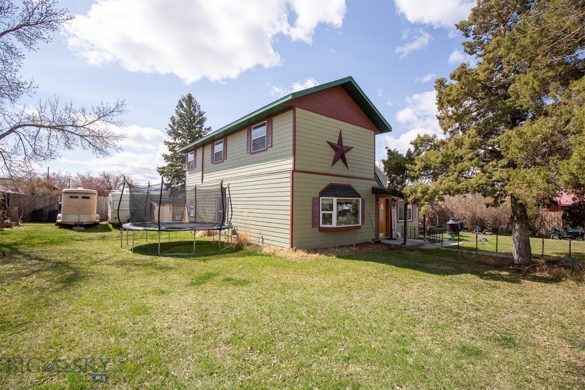 106 E Hamilton Street Property Photo 28