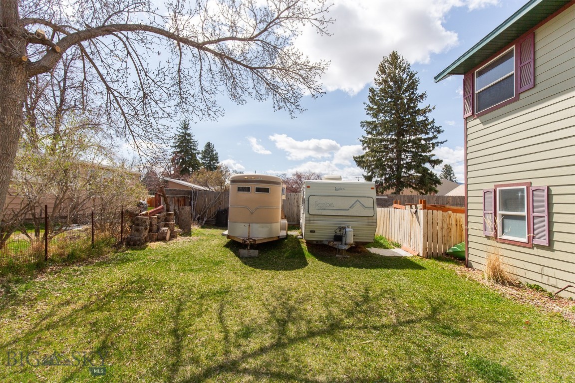 106 E Hamilton Street Property Photo 29