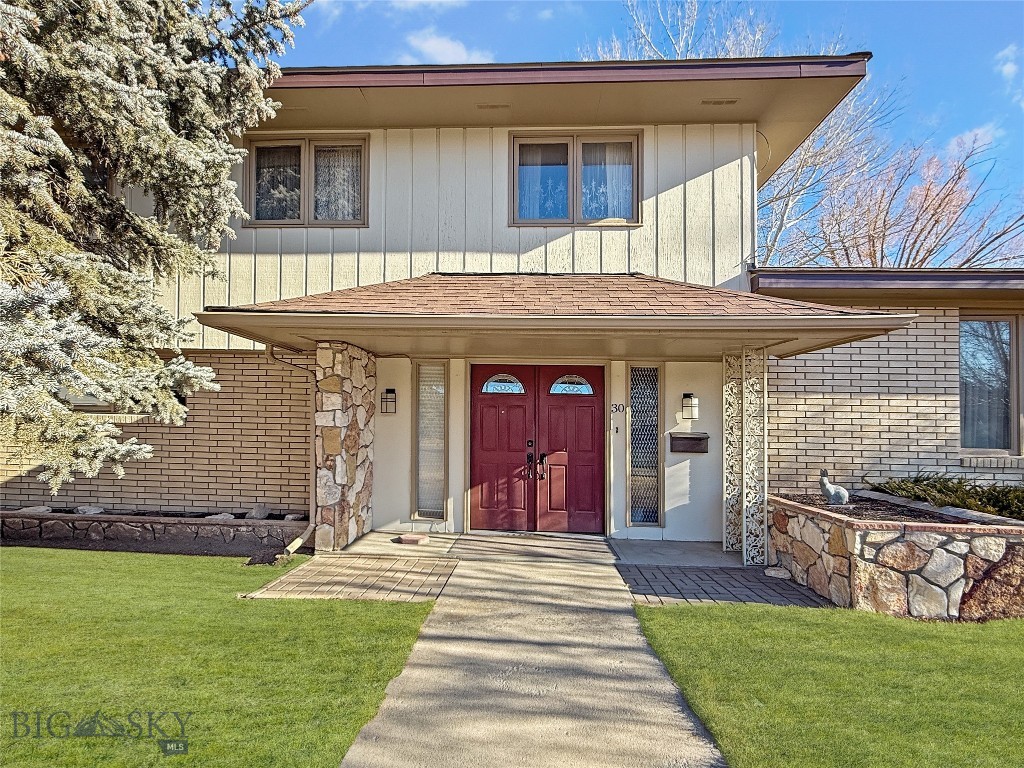 30 N Walnut