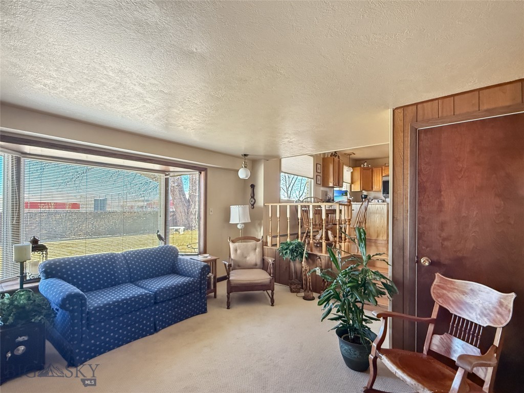 30 N Walnut Property Photo 4