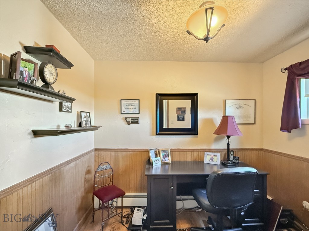 30 N Walnut Property Photo 7