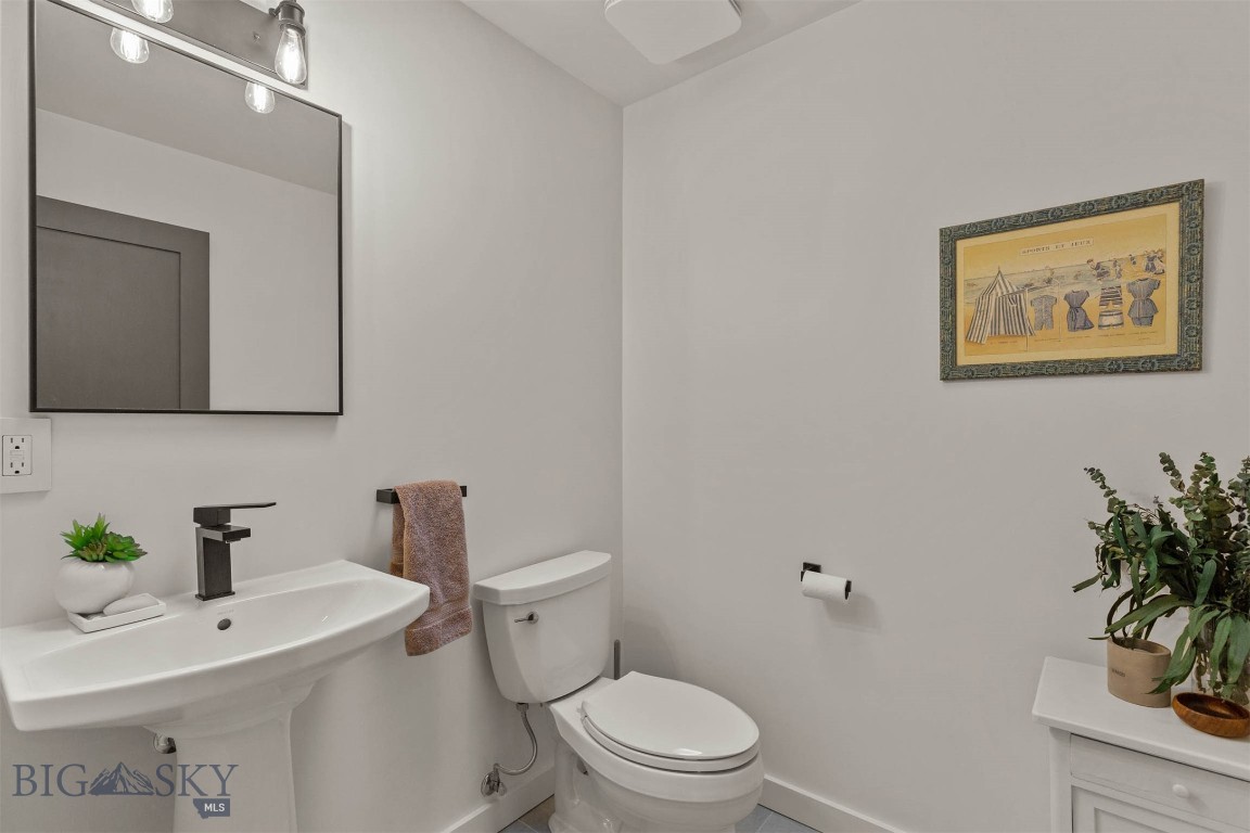 9200 River Road Property Photo 16