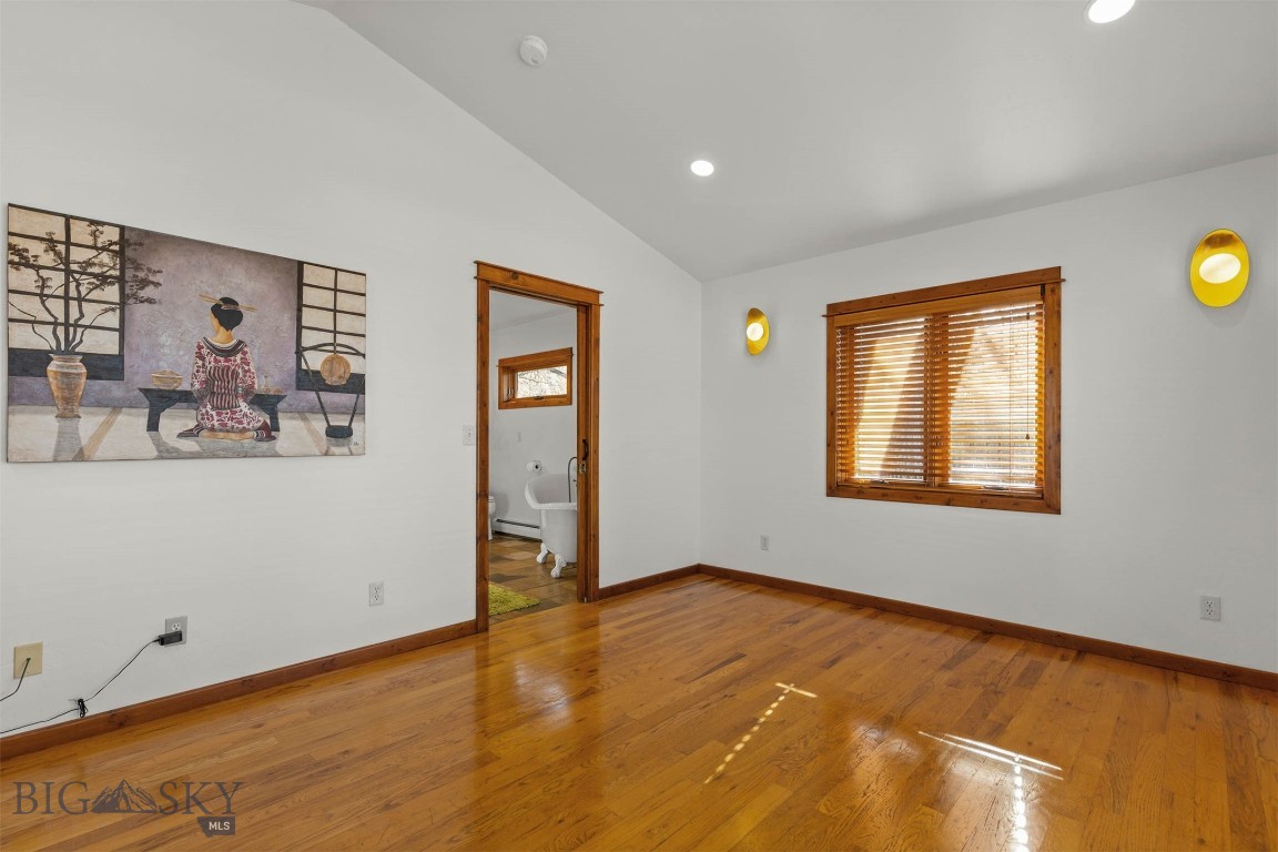 9200 River Road Property Photo 33