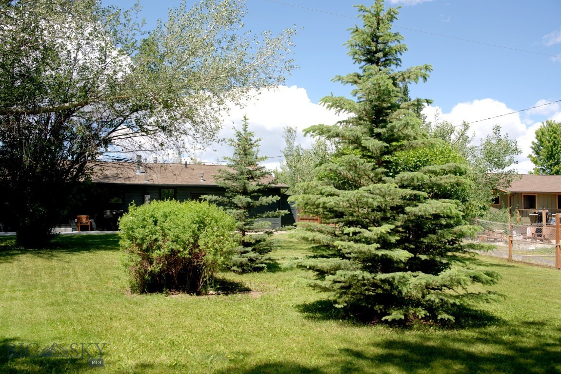 9200 River Road Property Photo 44