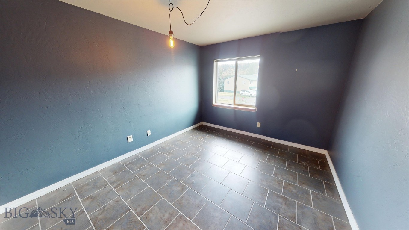 30 Shawnee Way E Property Photo 7