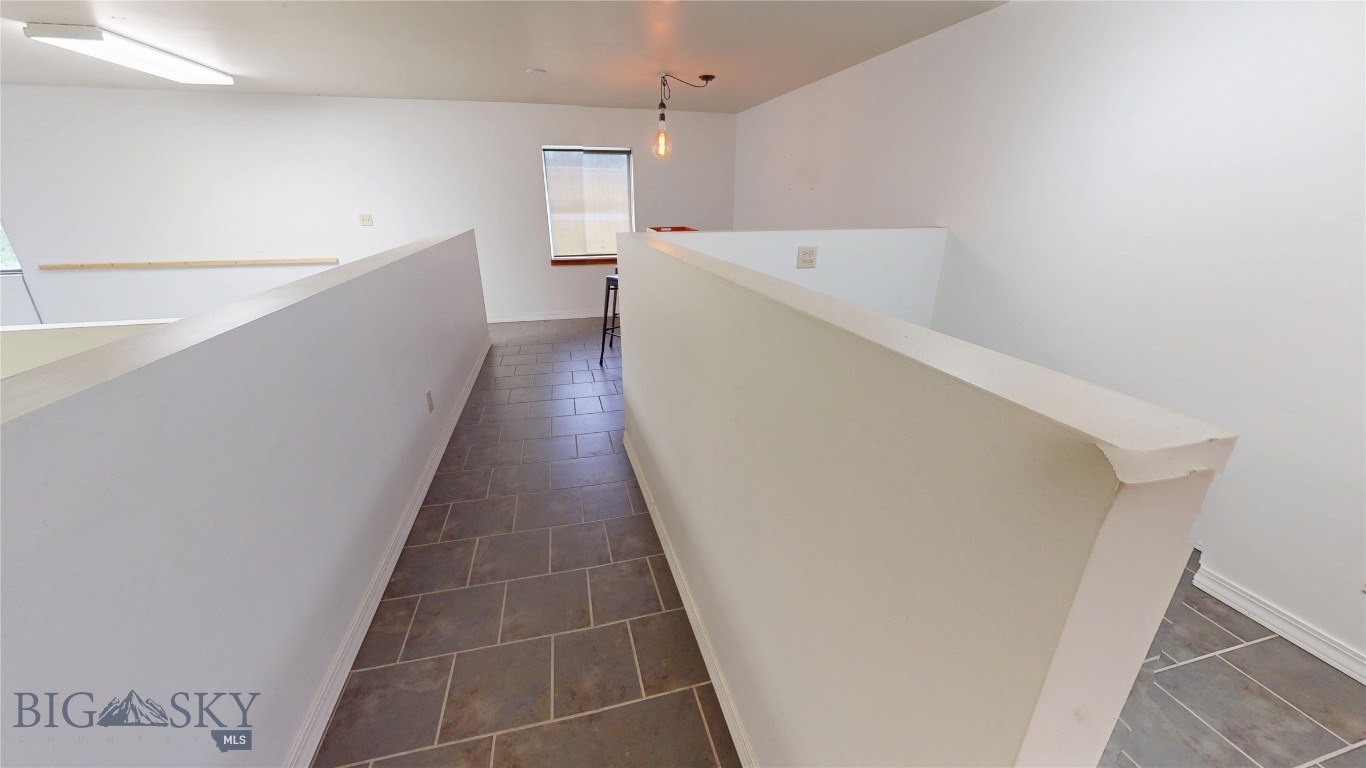 30 Shawnee Way E Property Photo 8