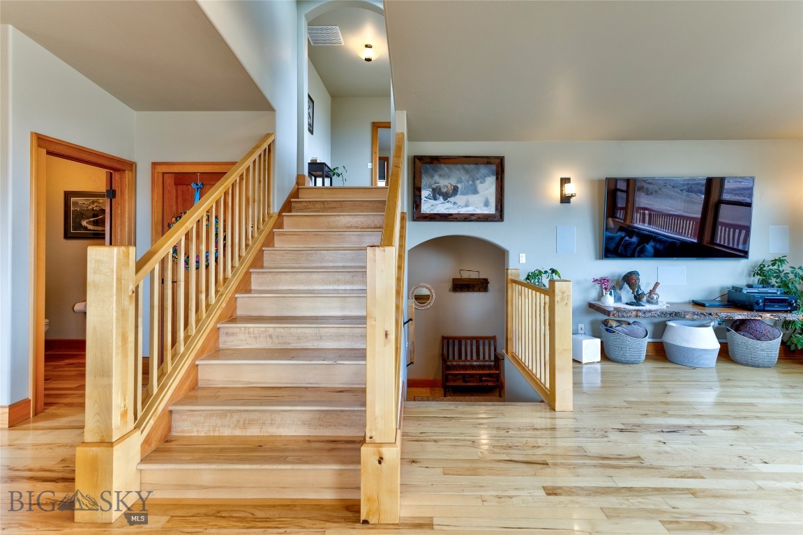 1006 Eagle Court Property Photo 3