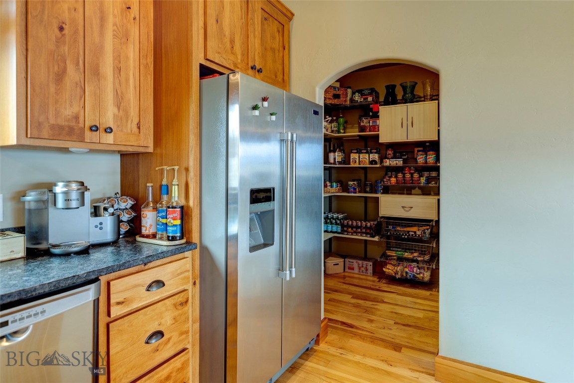 1006 Eagle Court Property Photo 8