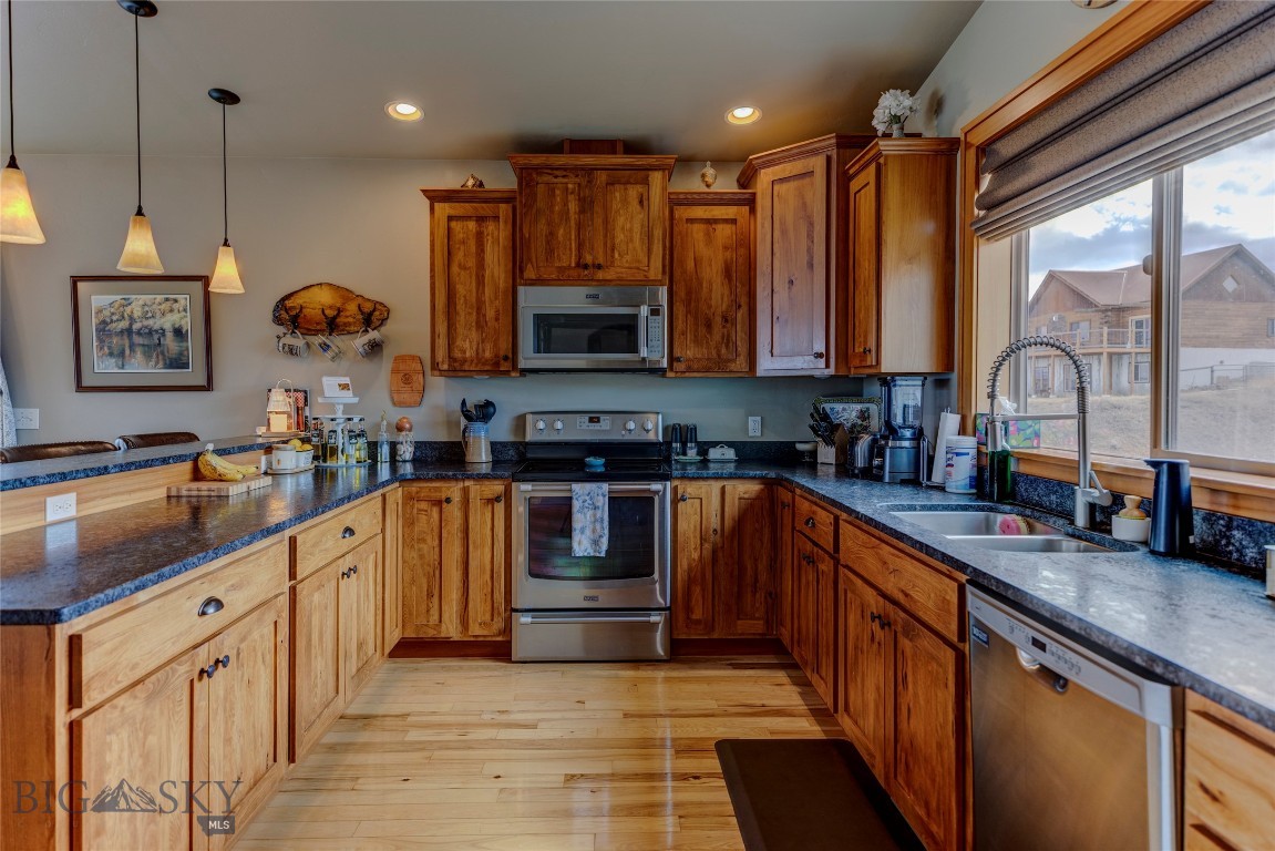 1006 Eagle Court Property Photo 9