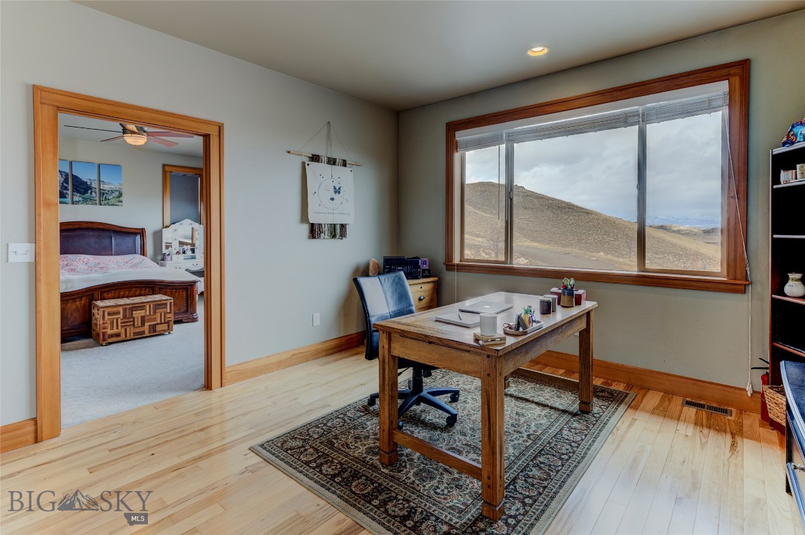 1006 Eagle Court Property Photo 11
