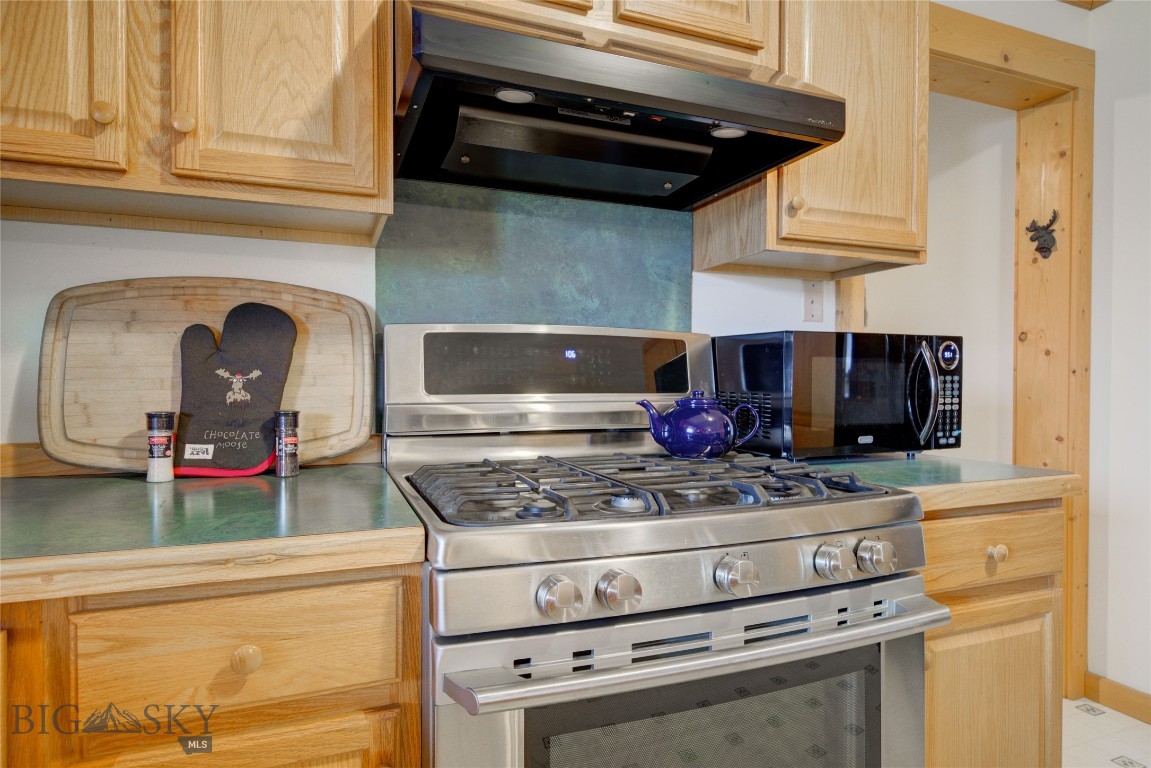 13 Coachman Lane Property Photo 11