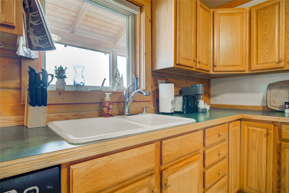 13 Coachman Lane Property Photo 12