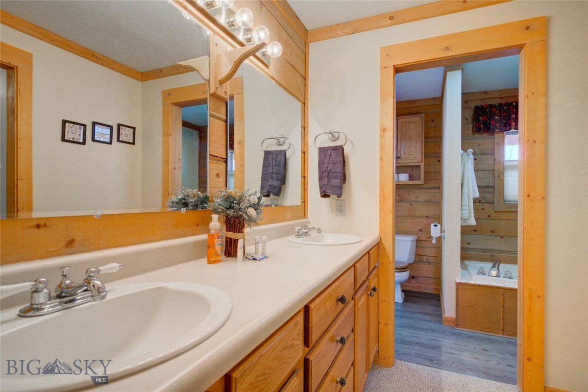13 Coachman Lane Property Photo 16