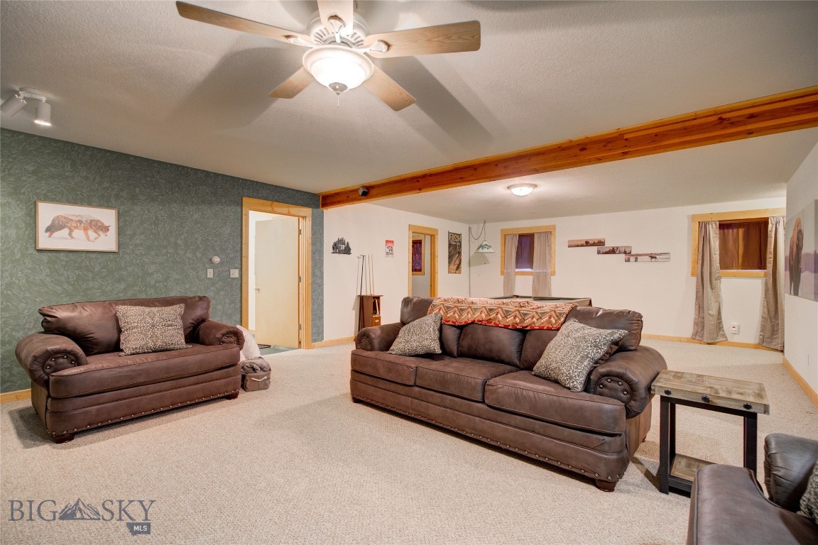 13 Coachman Lane Property Photo 24