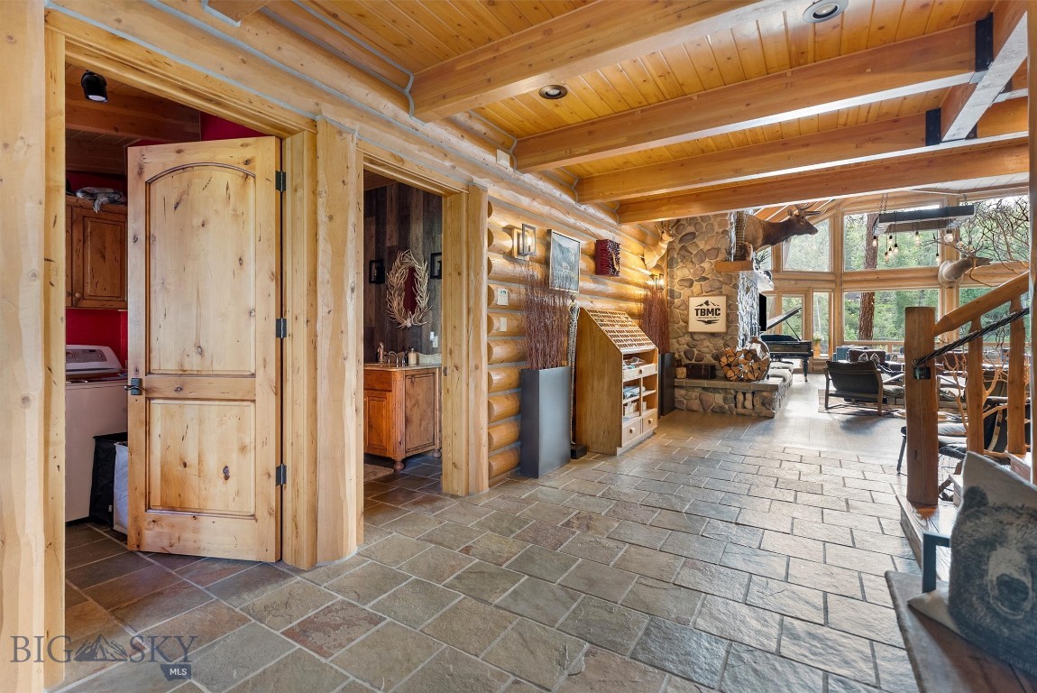 408626 Property Photo 9
