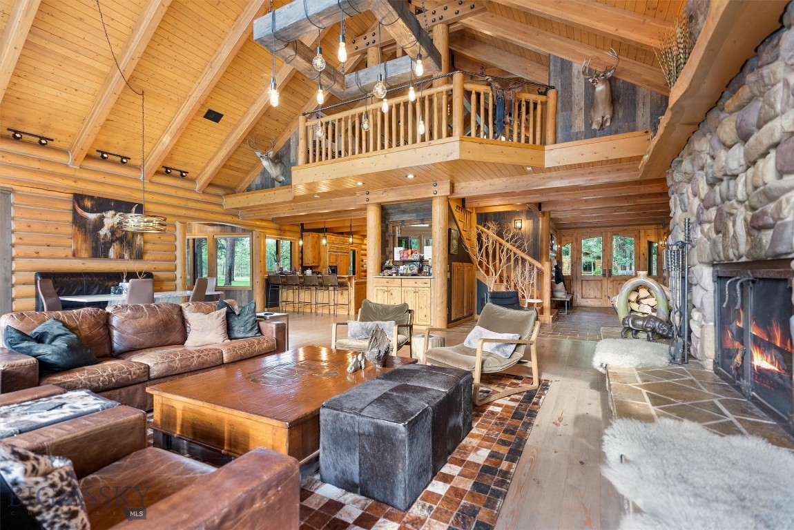 408626 Property Photo 15