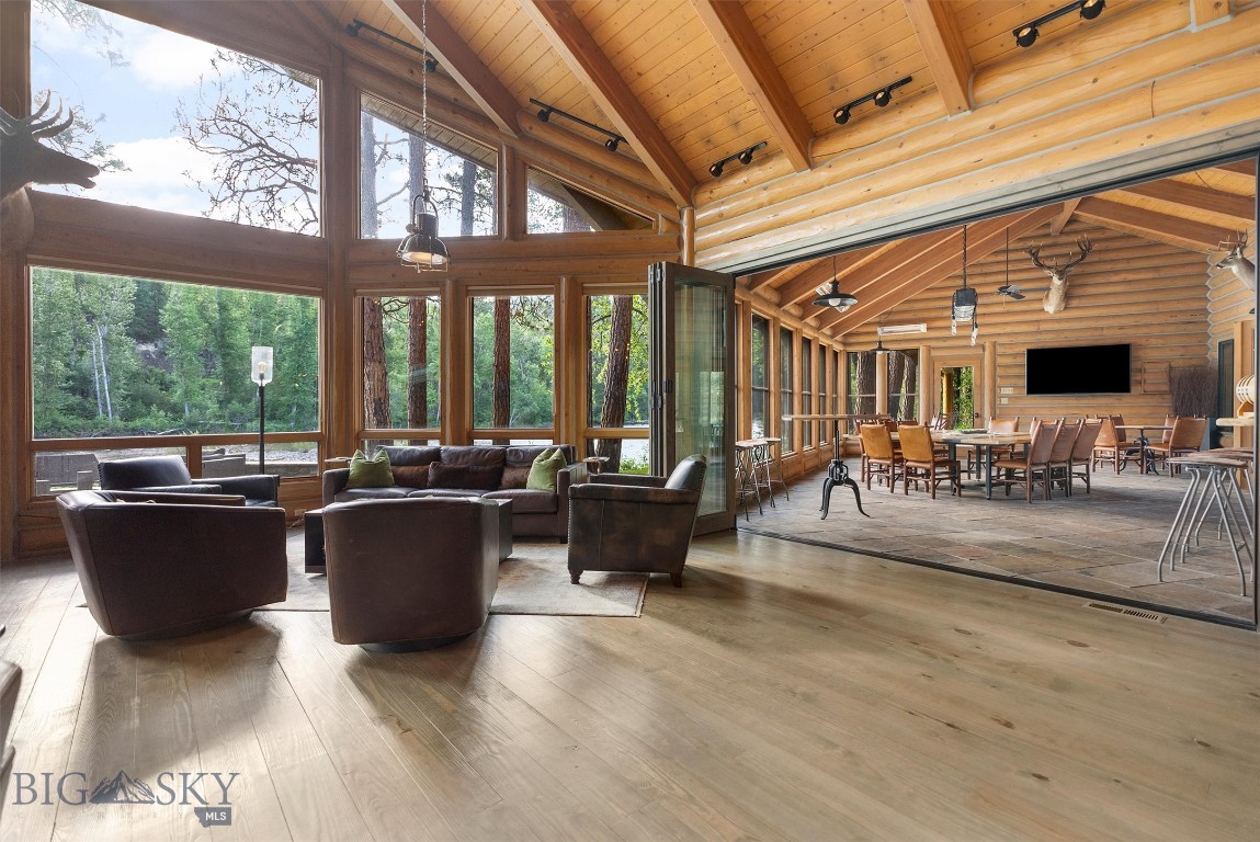 408626 Property Photo 18