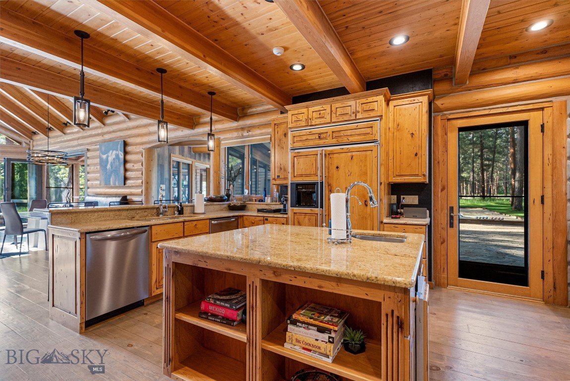 408626 Property Photo 25