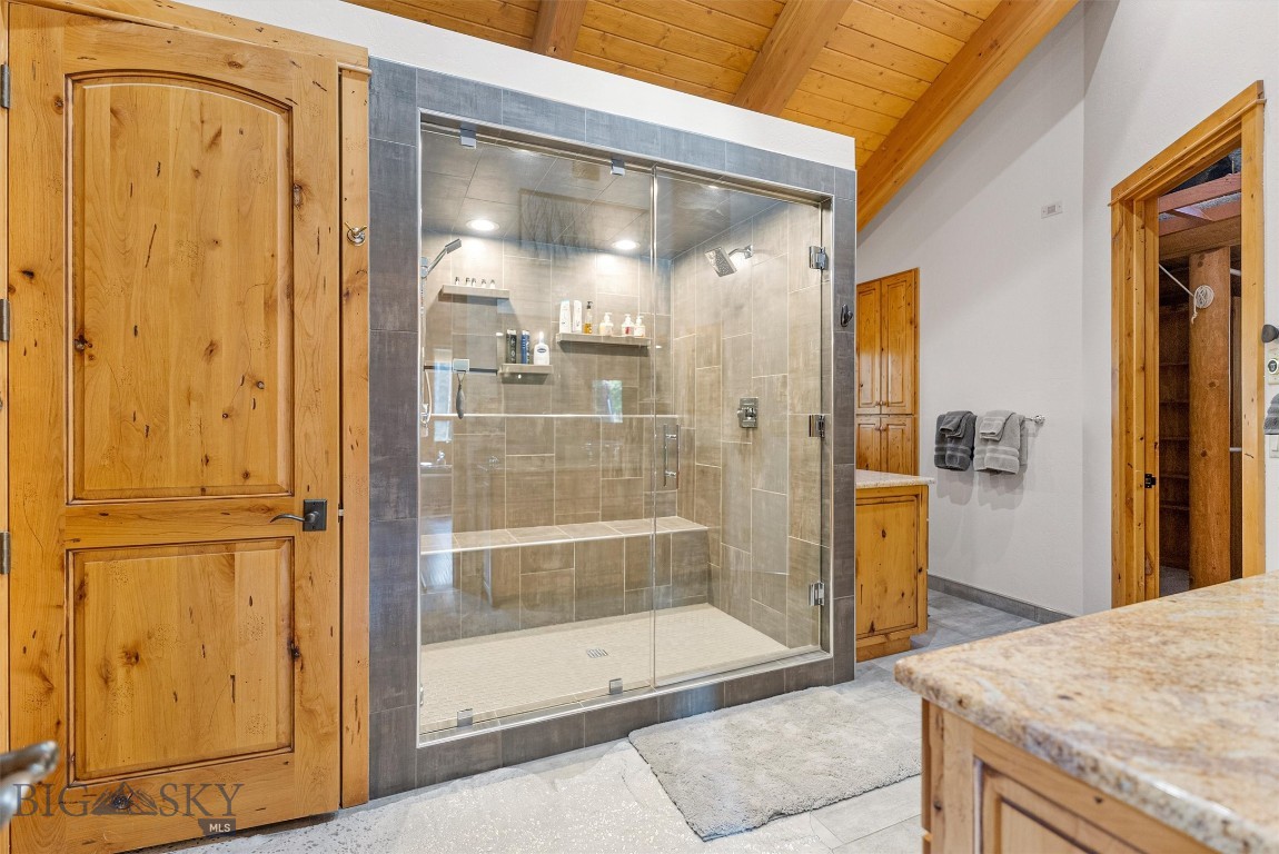 408626 Property Photo 33