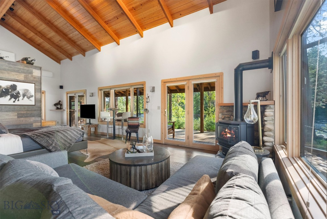 408626 Property Photo 66