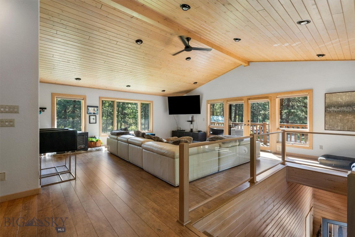408626 Property Photo 86