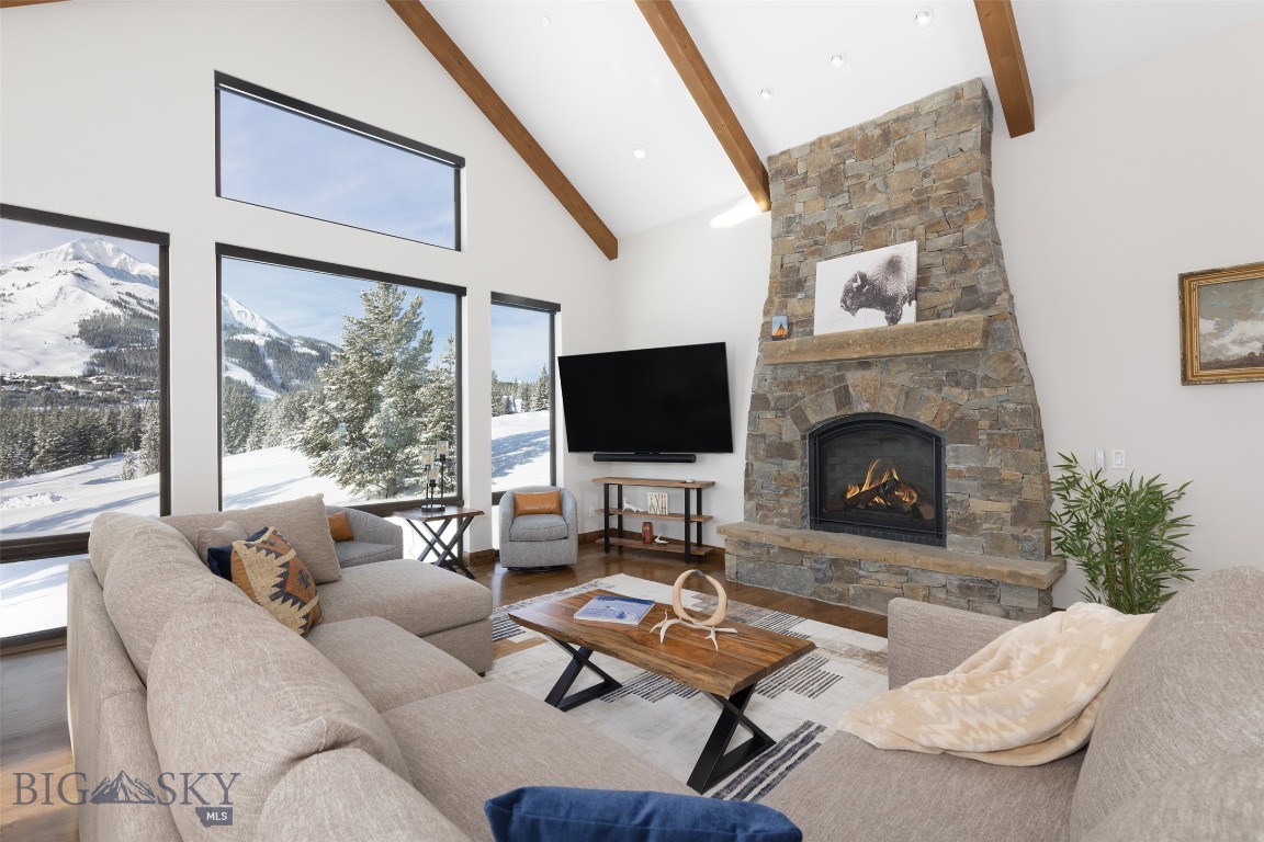 19 White Grass Property Photo 6