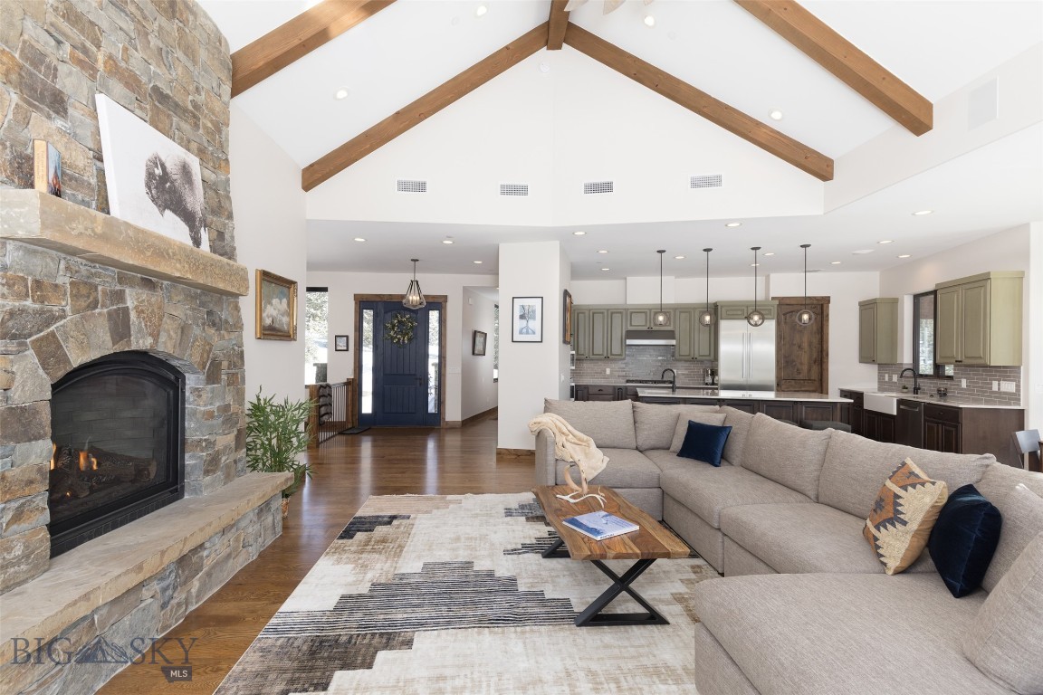 19 White Grass Property Photo 8