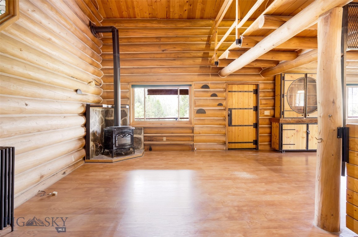 408695 Property Photo 12