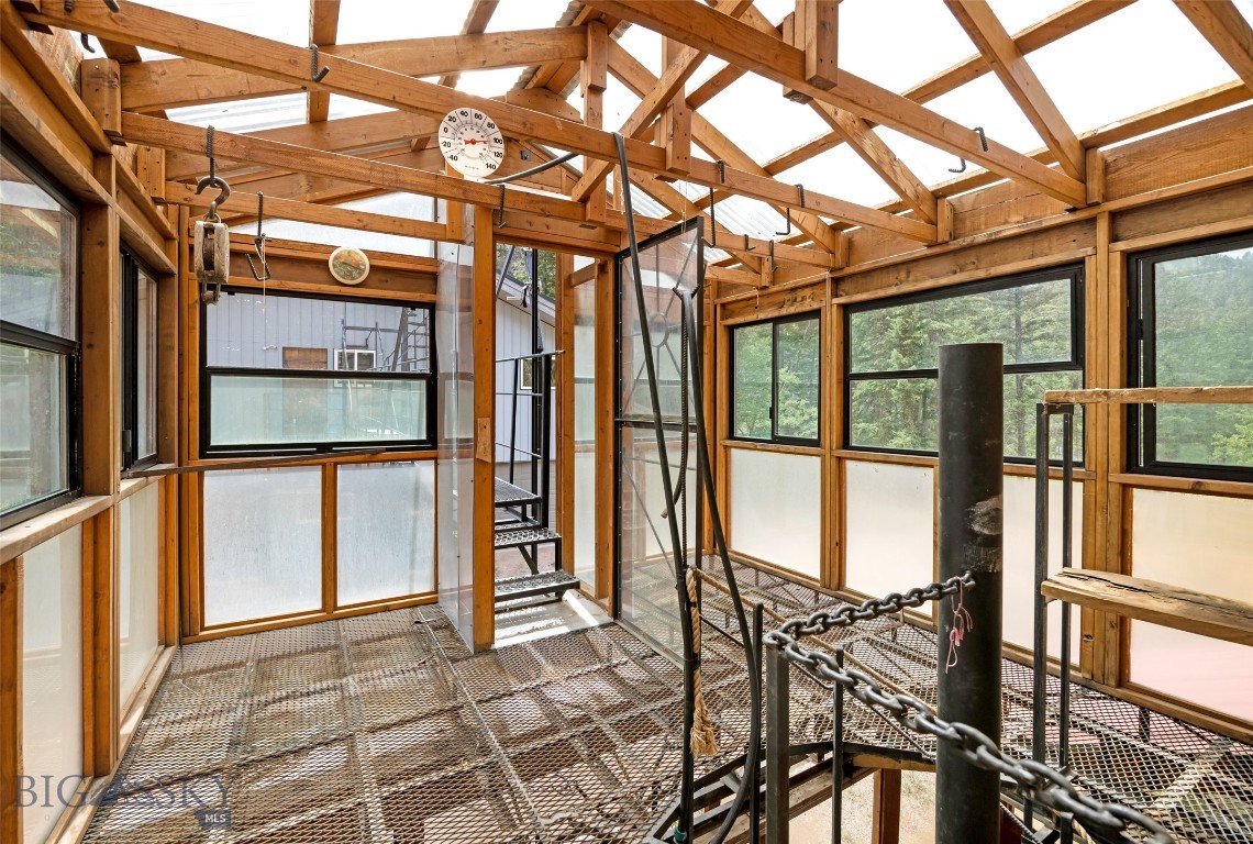 408695 Property Photo 32