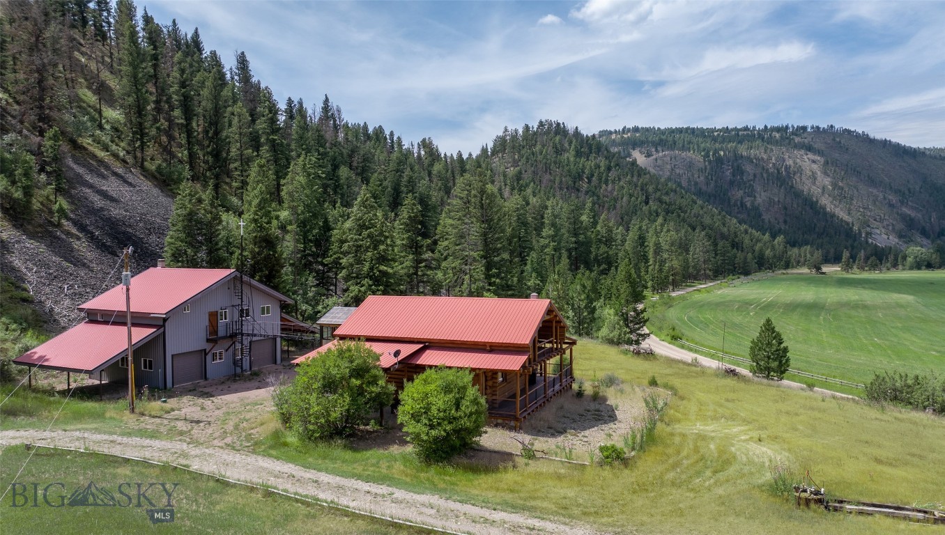 408695 Property Photo 35