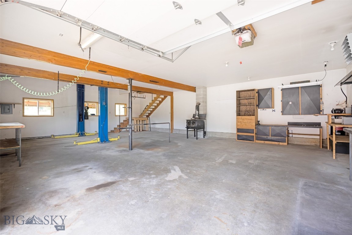 408695 Property Photo 37