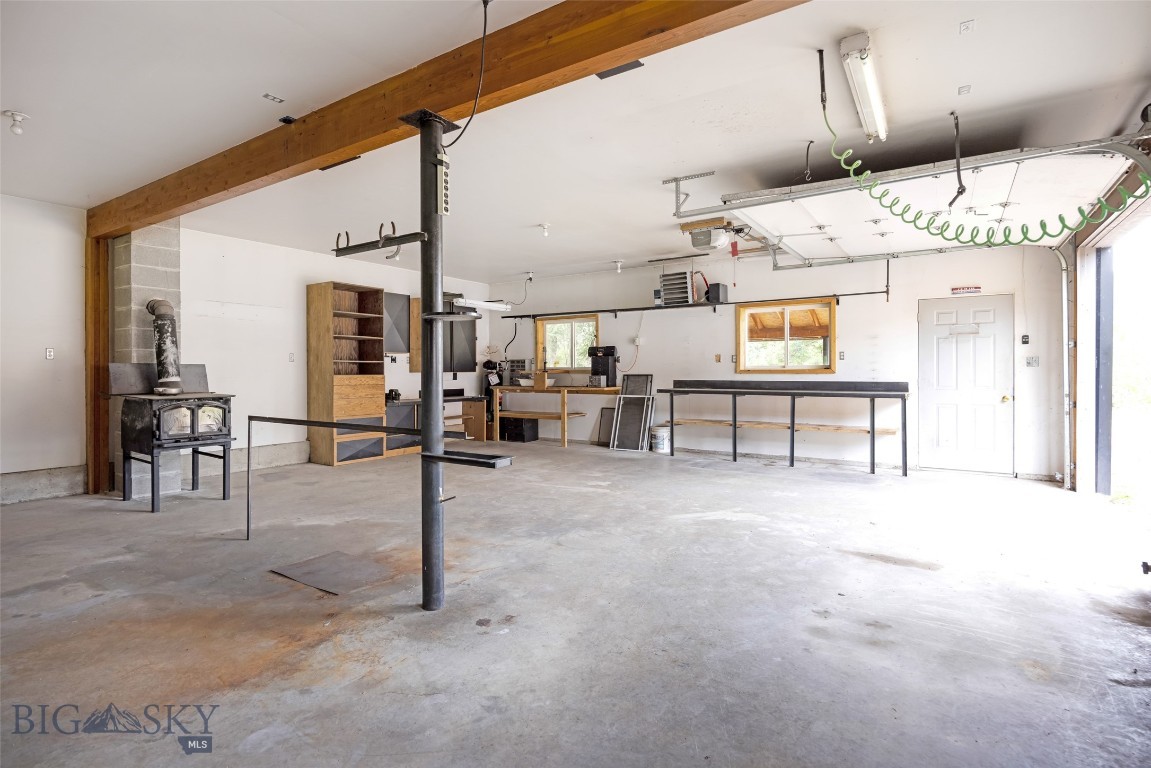408695 Property Photo 38