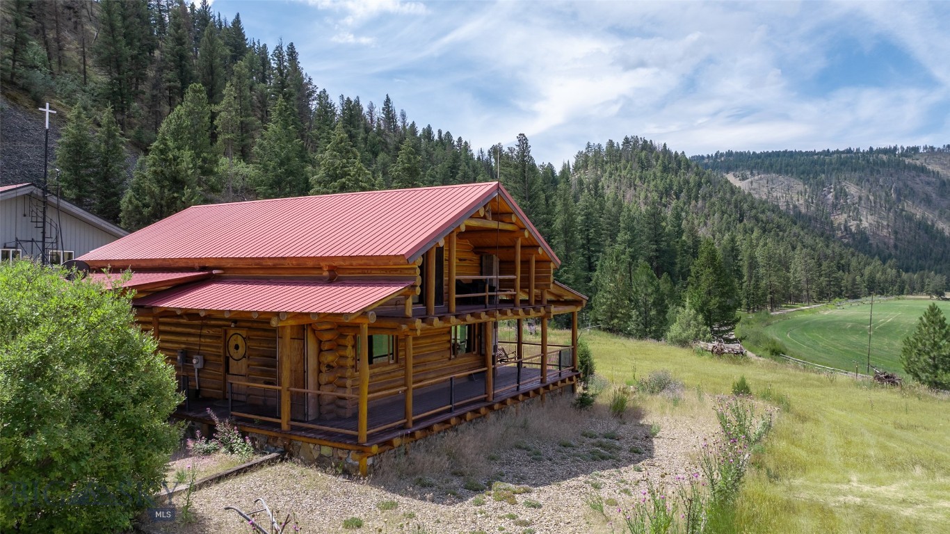 408695 Property Photo 45