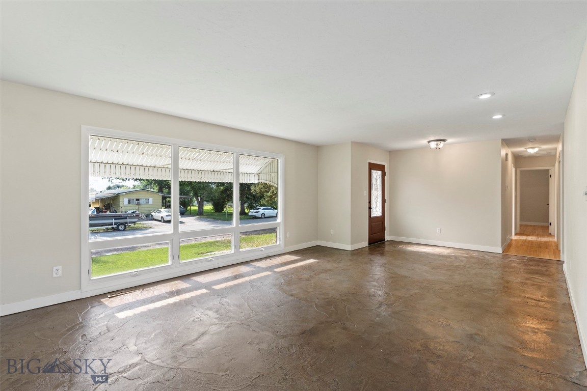 408718 Property Photo 14