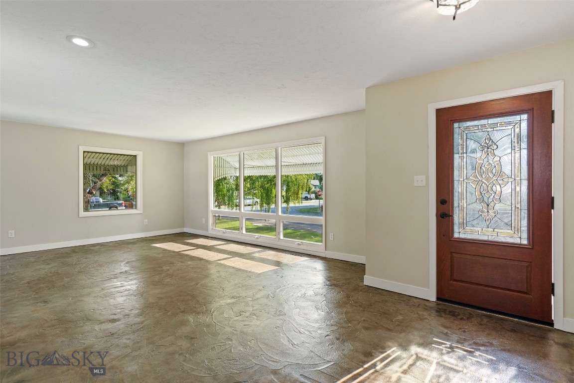 408718 Property Photo 18