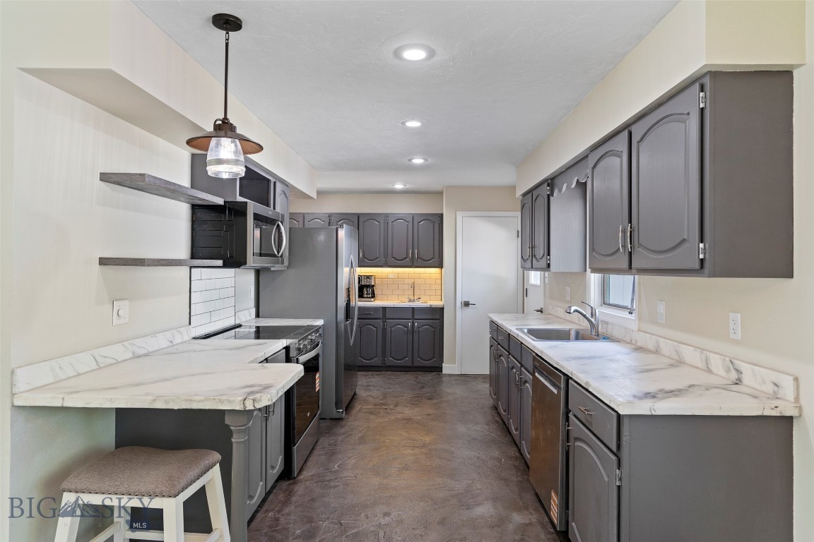 408718 Property Photo 20