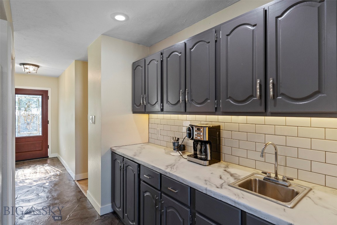 408718 Property Photo 22