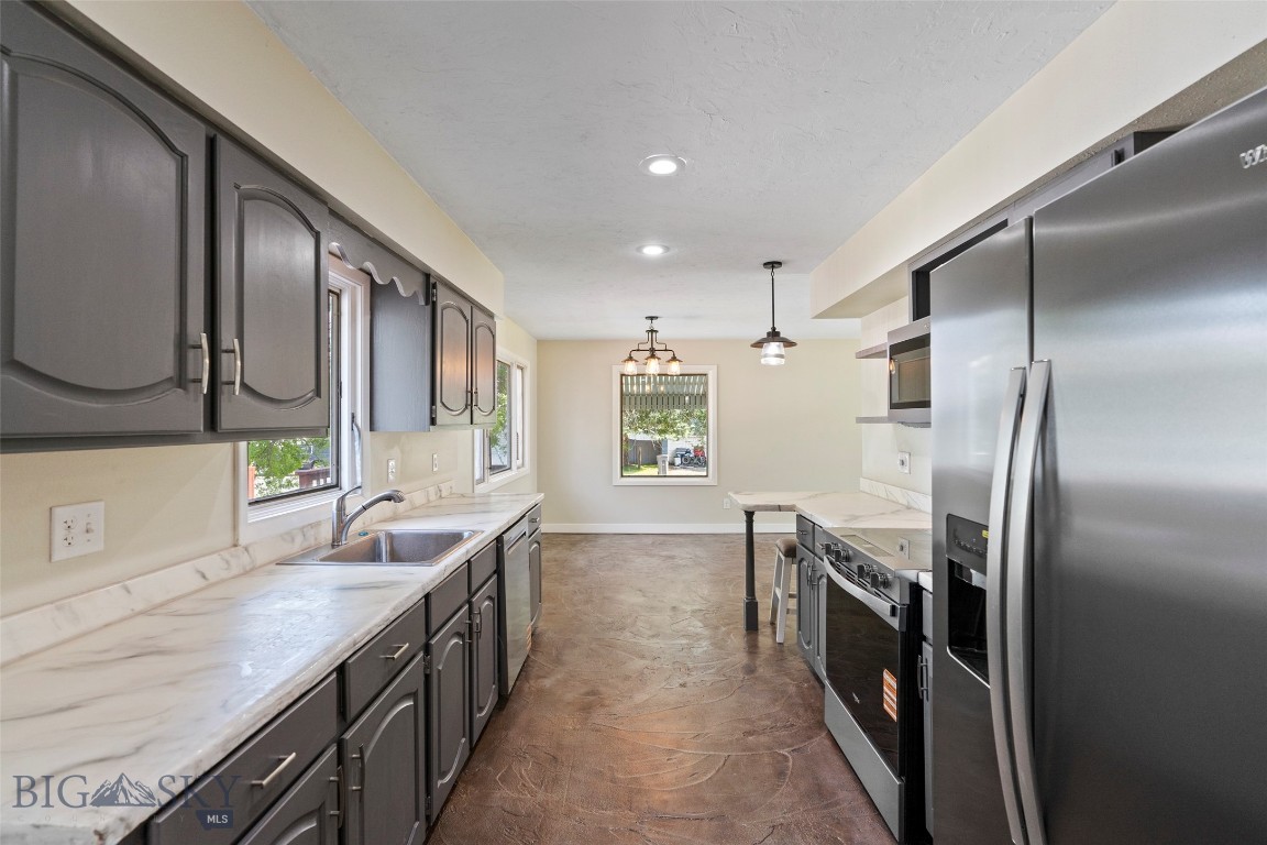 408718 Property Photo 24