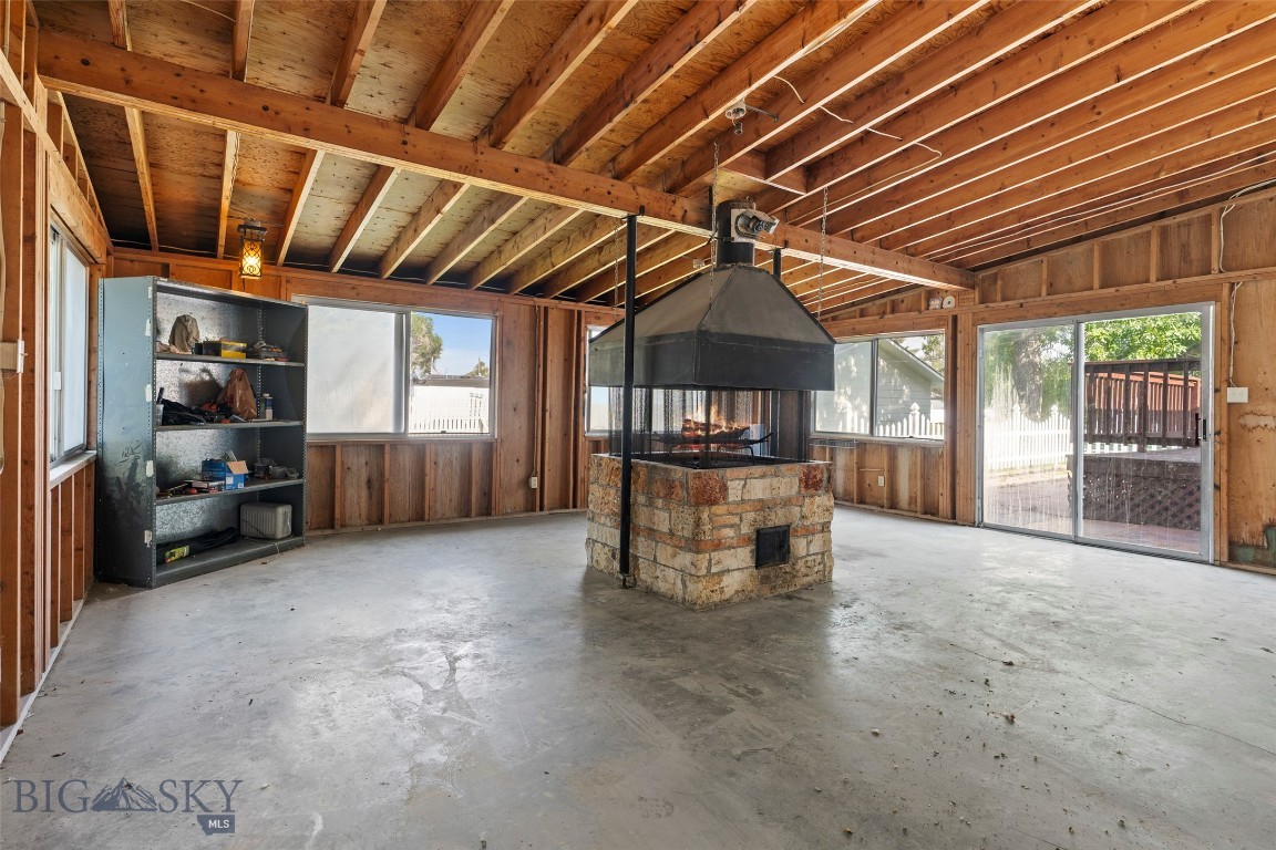 408718 Property Photo 60
